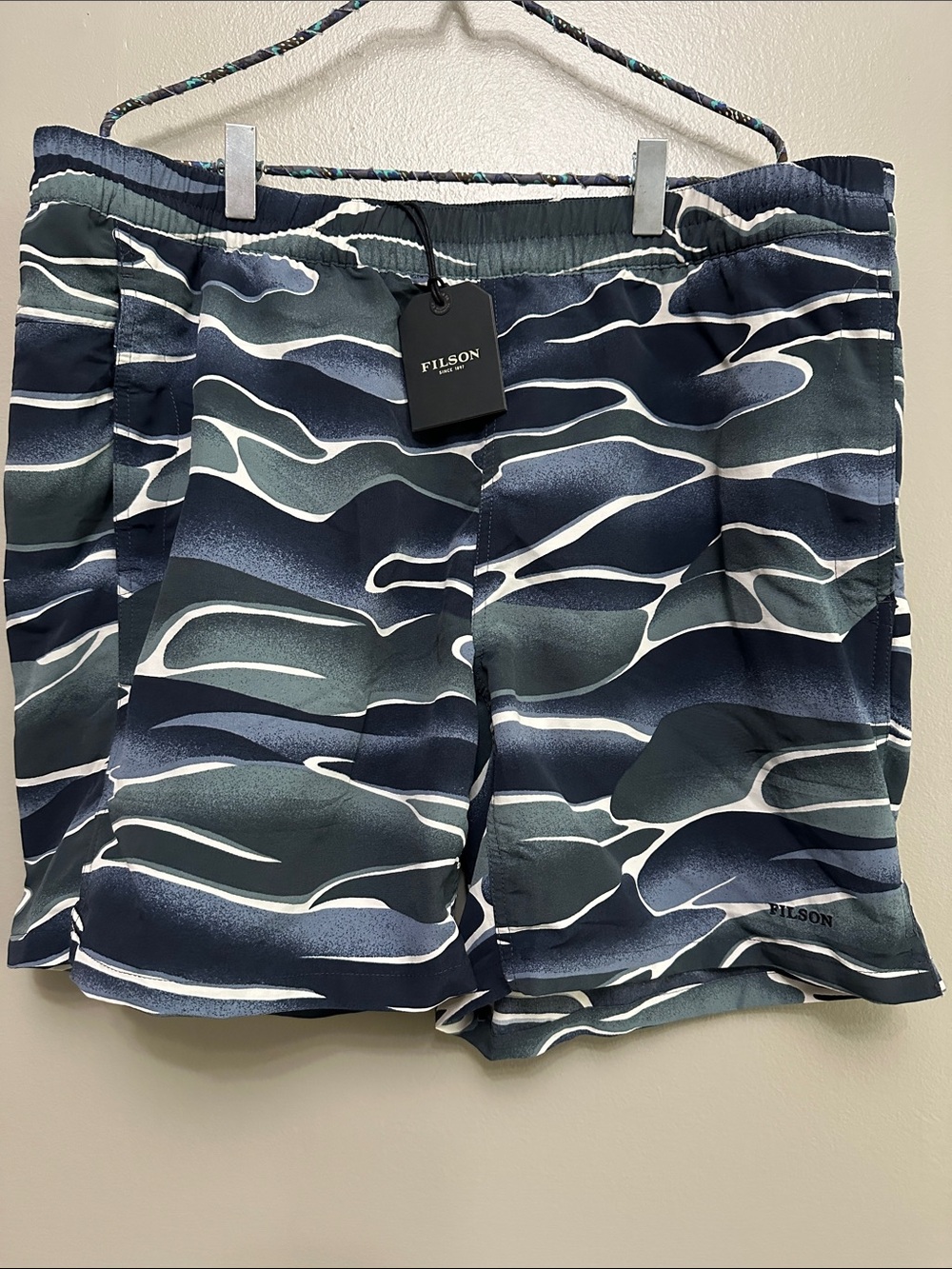 Mens NWT Filson Cooper Lake swim trunks Sz L